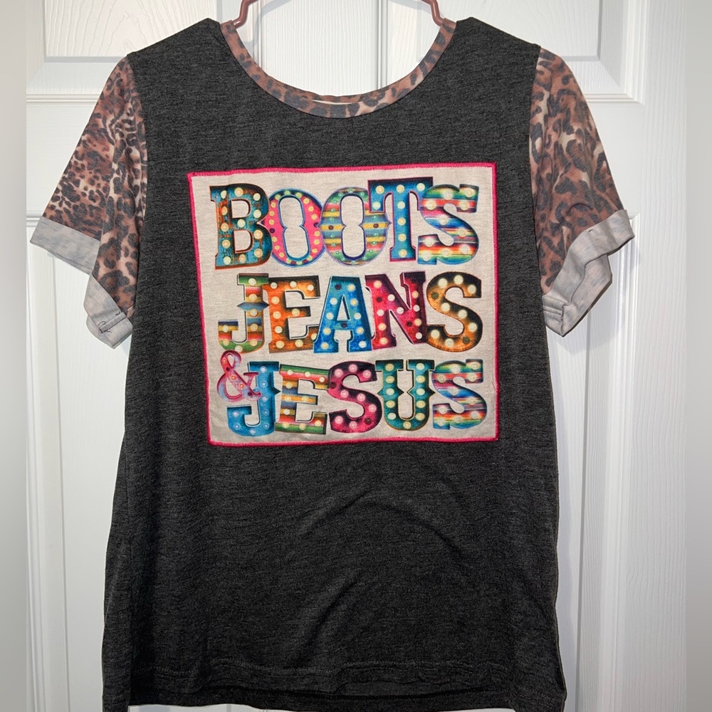 Wanderer by Southern Grace tee size small - Picture 1 of 6